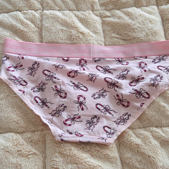 Victoria's Secret Print Hiphugger Panty - Picture 2 of 4